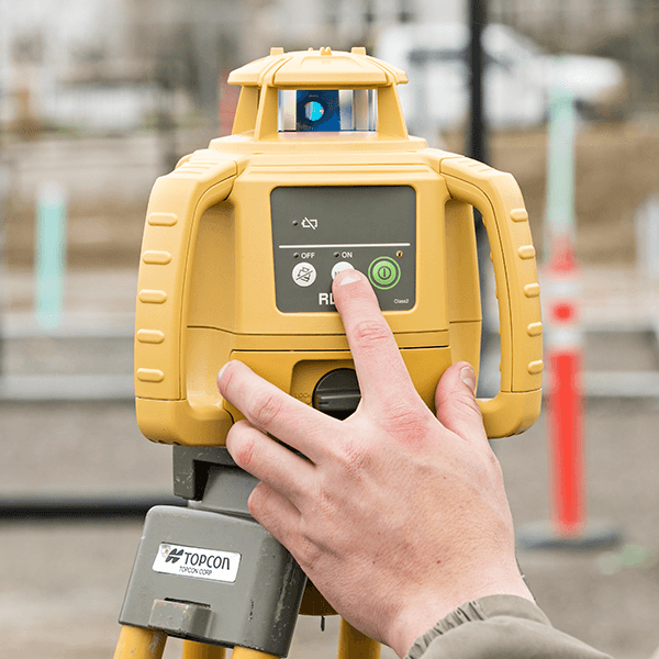 Topcon RL-H5B på stativ